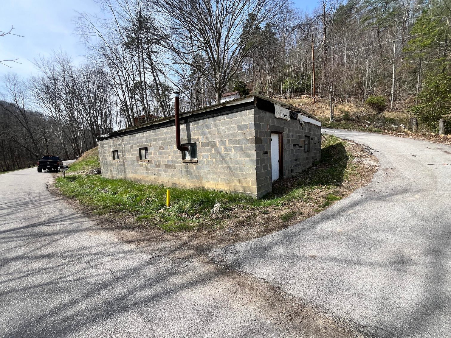 Image for SOLD $127,050 - Move-in Ready Log-Style Home on 1.63 Acres in Elkview