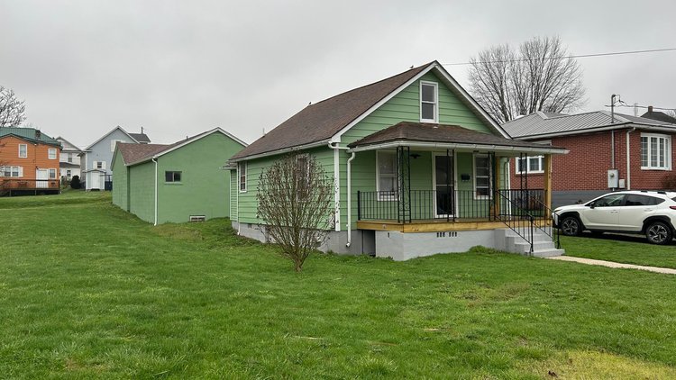 Image for Inviting Elkins Home with a Large Garage