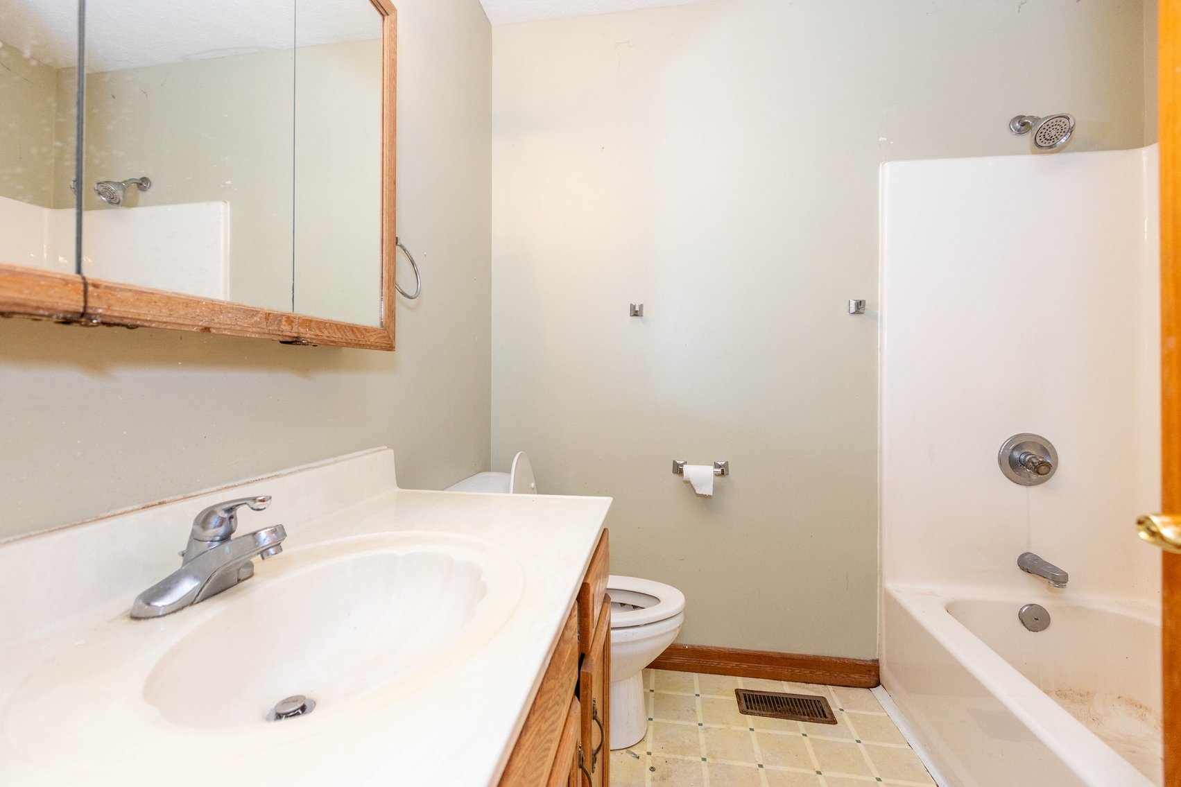 Image for SOLD $163,900 - Spacious 4 Bedroom Mid-Entry on a Large Lot in Cross Lanes