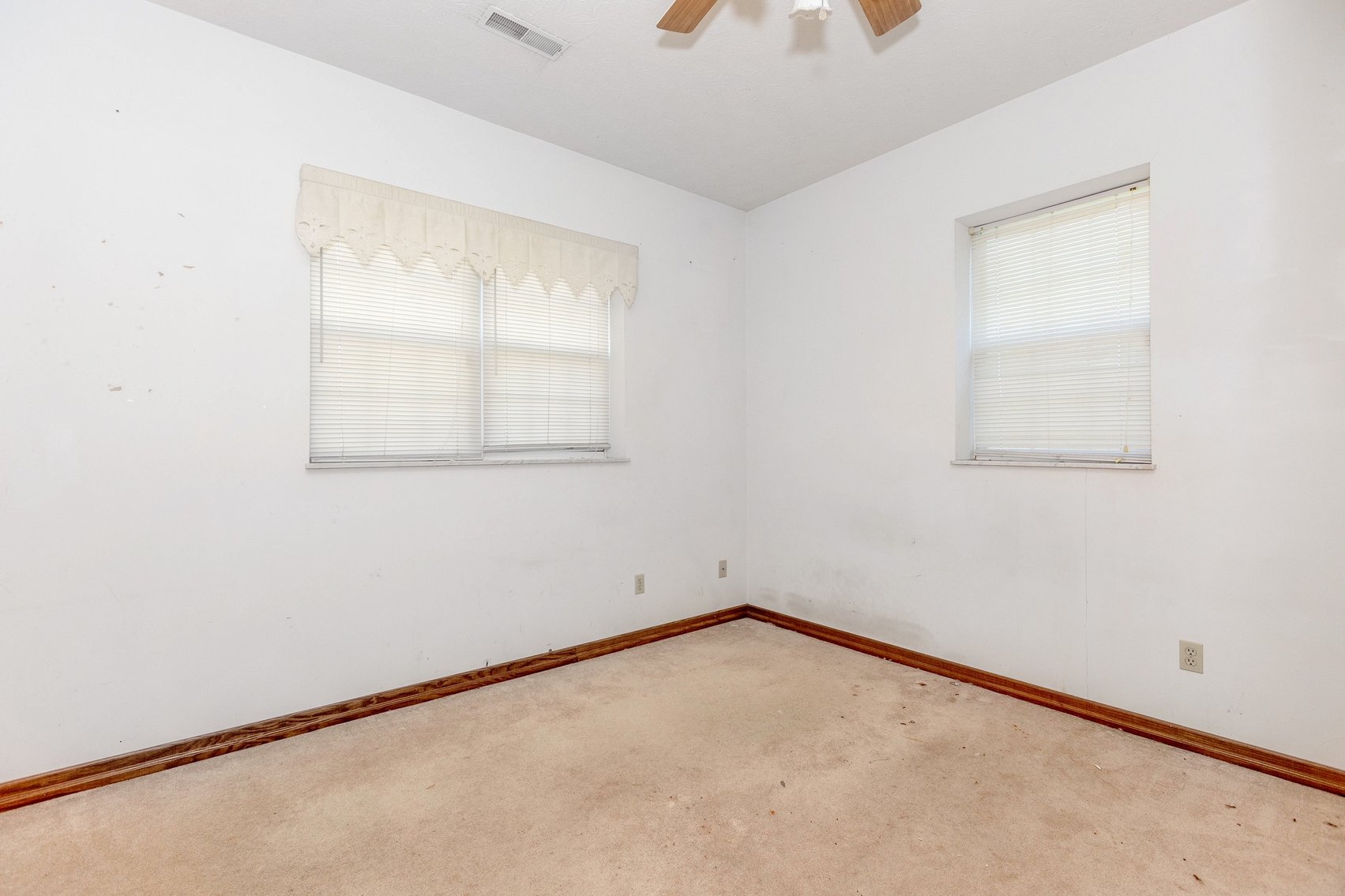 Image for SOLD $163,900 - Spacious 4 Bedroom Mid-Entry on a Large Lot in Cross Lanes