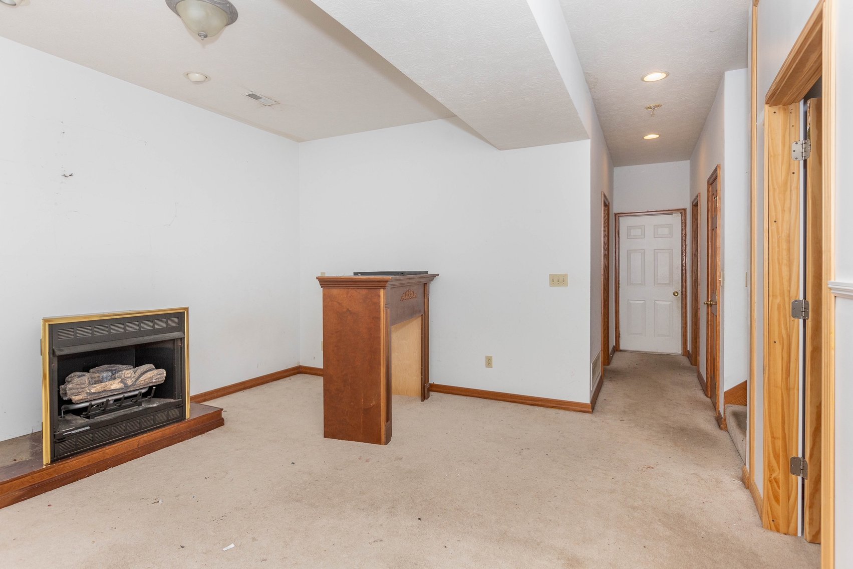 Image for SOLD $163,900 - Spacious 4 Bedroom Mid-Entry on a Large Lot in Cross Lanes