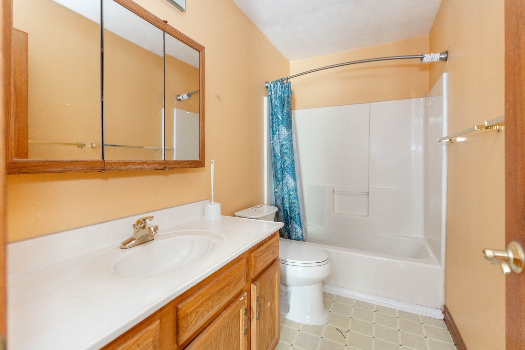 Image for SOLD $163,900 - Spacious 4 Bedroom Mid-Entry on a Large Lot in Cross Lanes