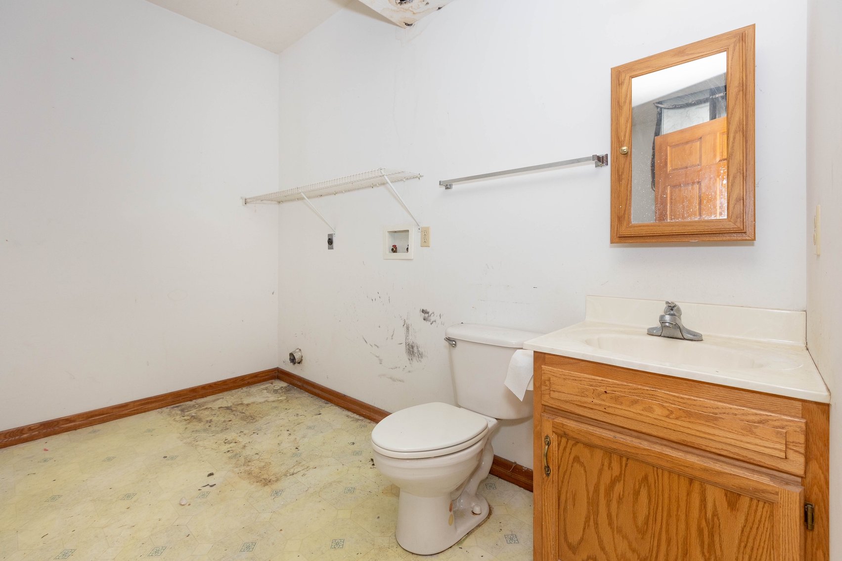Image for SOLD $163,900 - Spacious 4 Bedroom Mid-Entry on a Large Lot in Cross Lanes