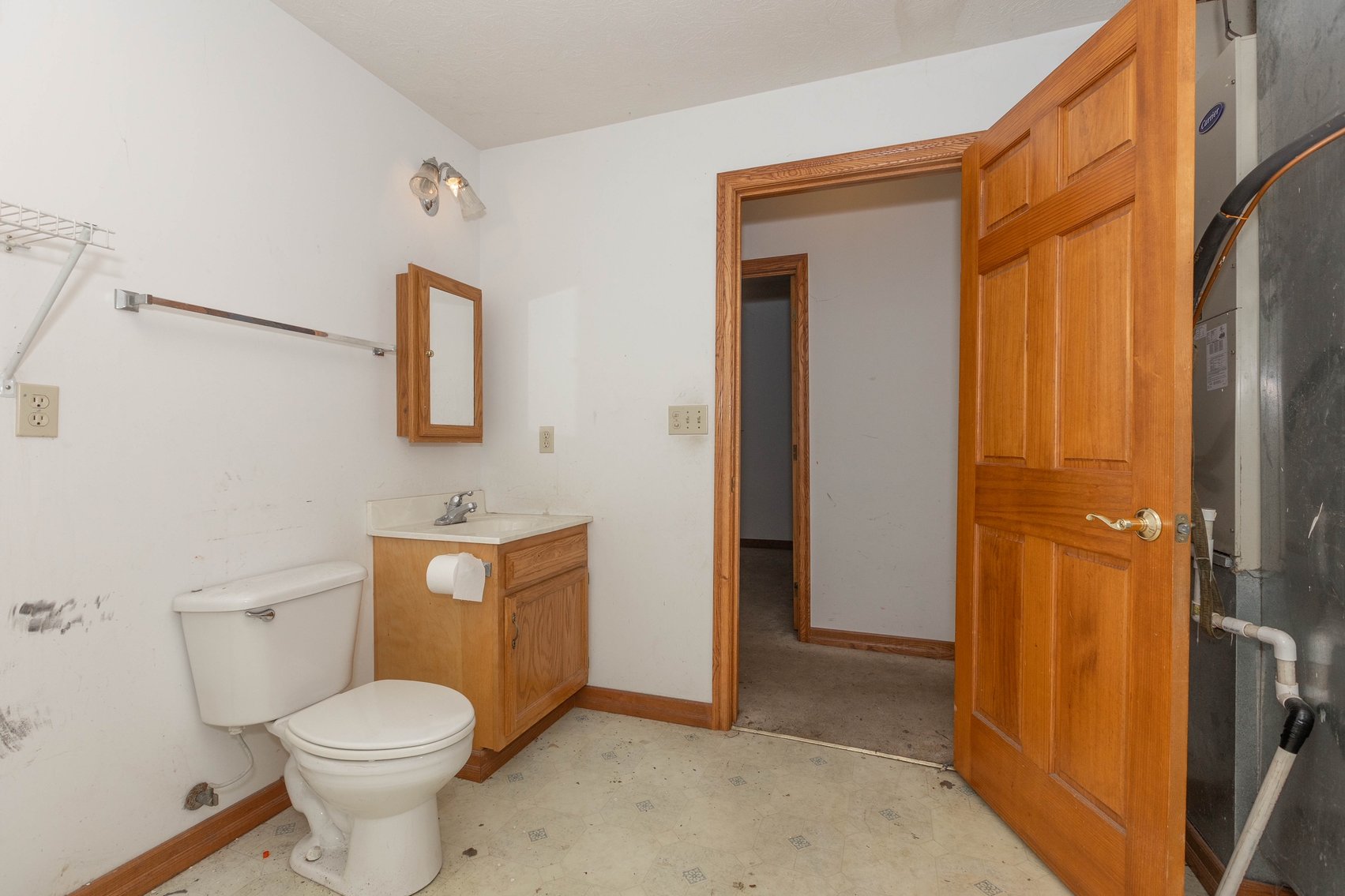 Image for SOLD $163,900 - Spacious 4 Bedroom Mid-Entry on a Large Lot in Cross Lanes