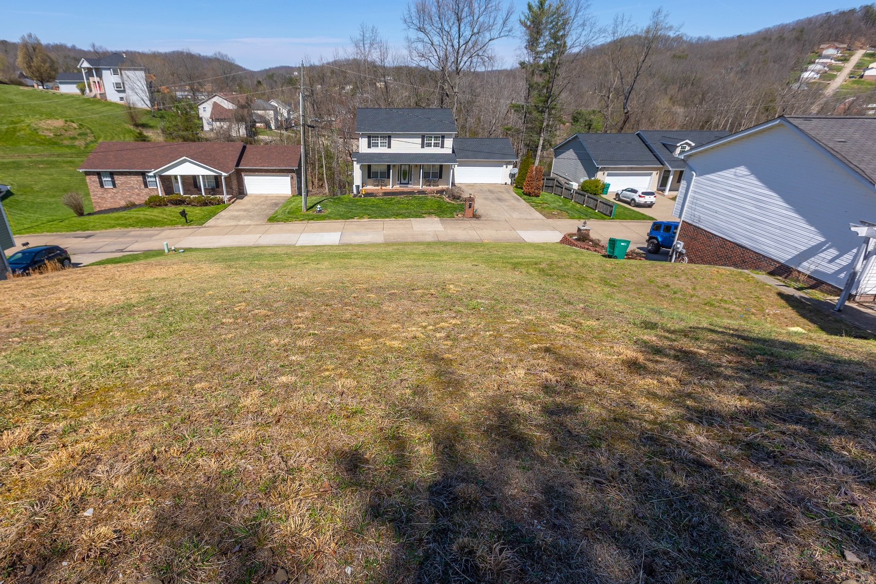 Image for SOLD $163,900 - Spacious 4 Bedroom Mid-Entry on a Large Lot in Cross Lanes