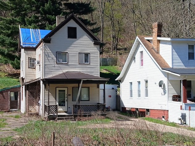 Image for 3 Bedroom Wheeling Home Ready for a Remodel