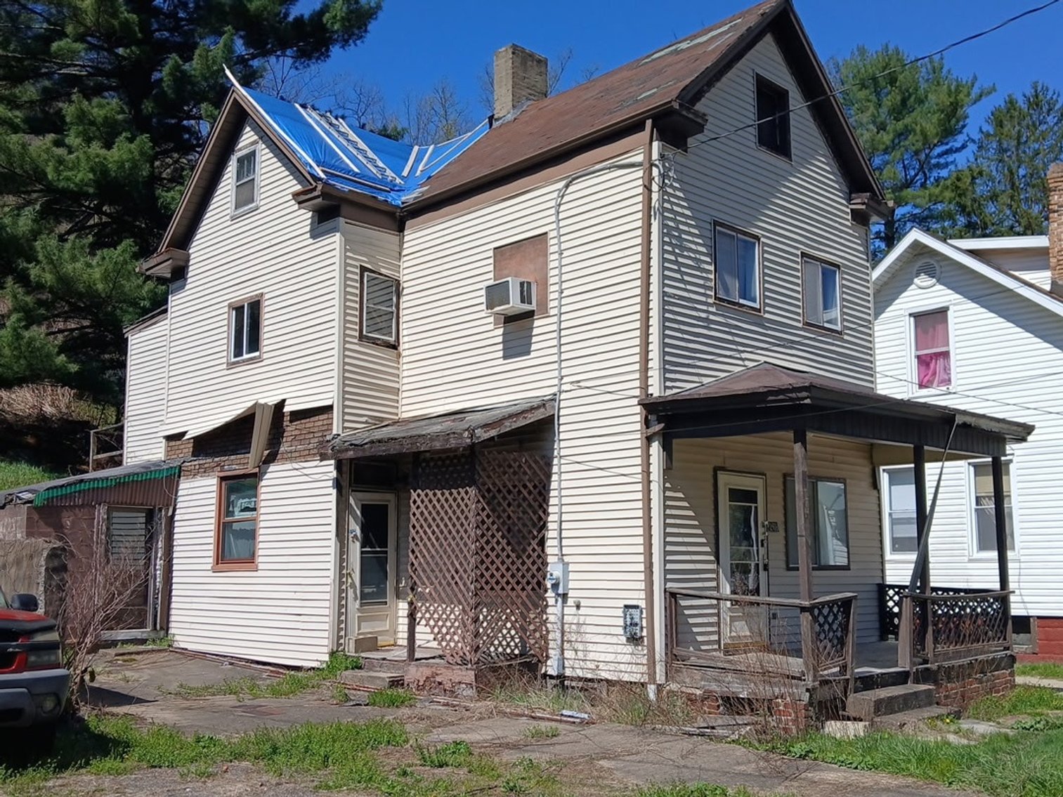 Image for SOLD - 3 Bedroom Wheeling Home Ready for a Remodel