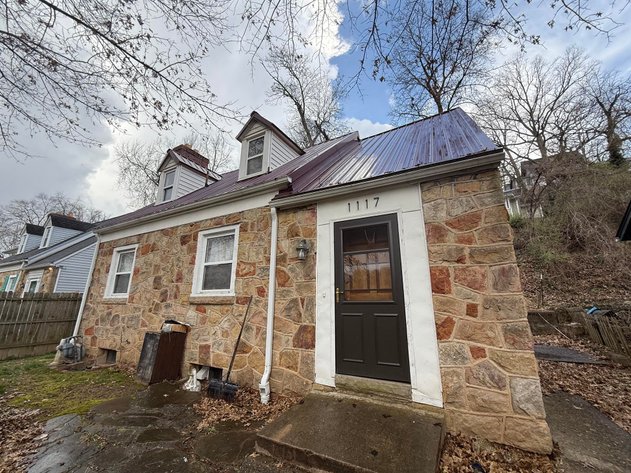 Image for Inviting Home in Charleston Near the Edgewood Country Club