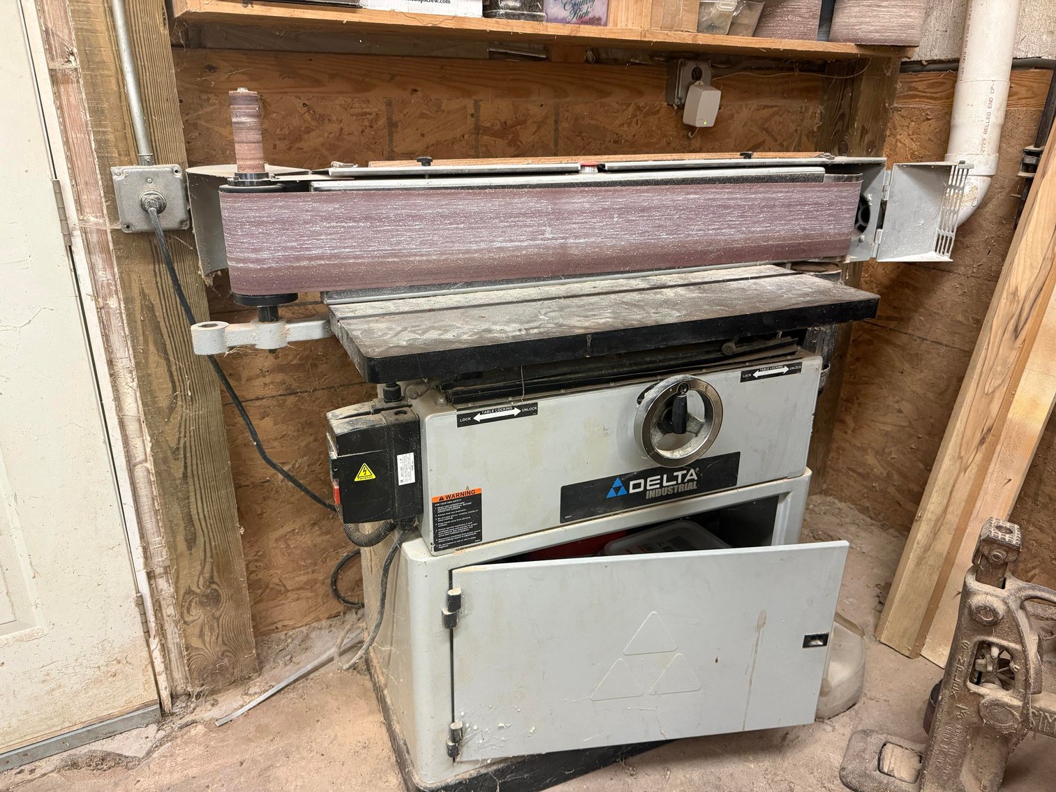 Image for NEW DATE: Home & Warehouse with Woodworking Equipment in a Prime Mercer County Location
