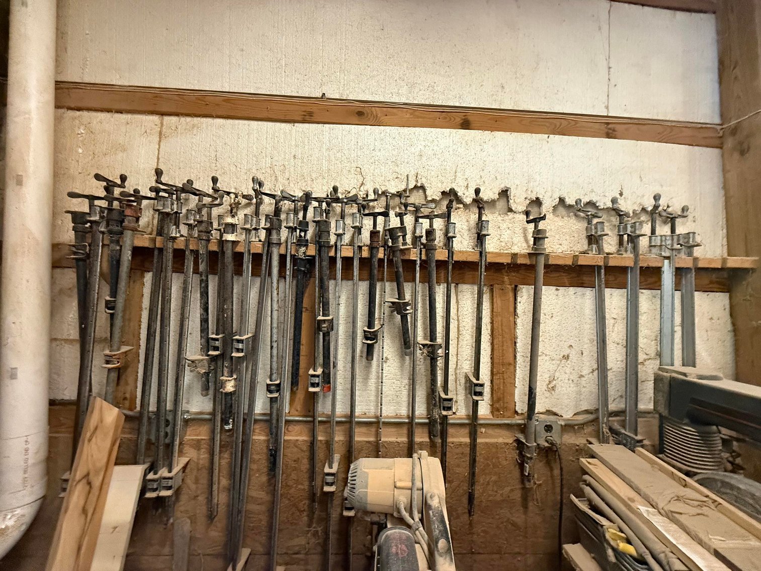 Image for NEW DATE: Home & Warehouse with Woodworking Equipment in a Prime Mercer County Location