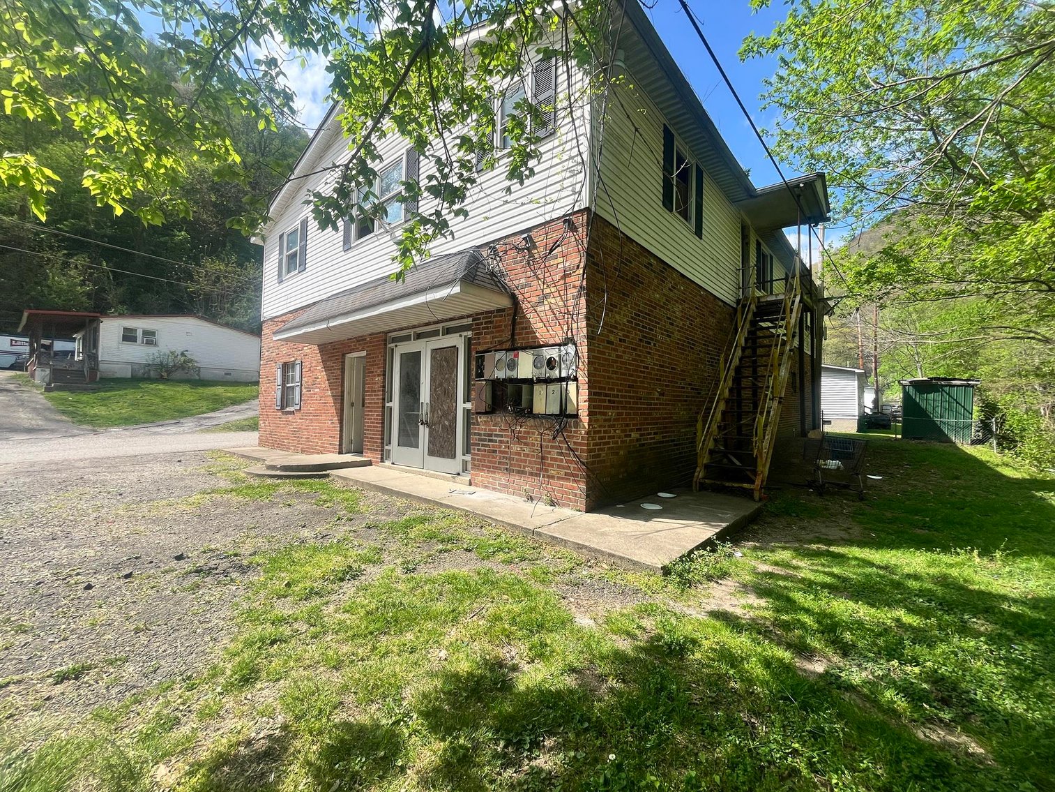 Image for 4-Unit Apartment Building in Kanawha County