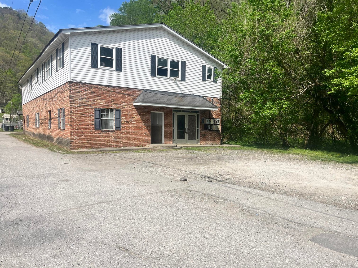 Image for 4-Unit Apartment Building in Kanawha County
