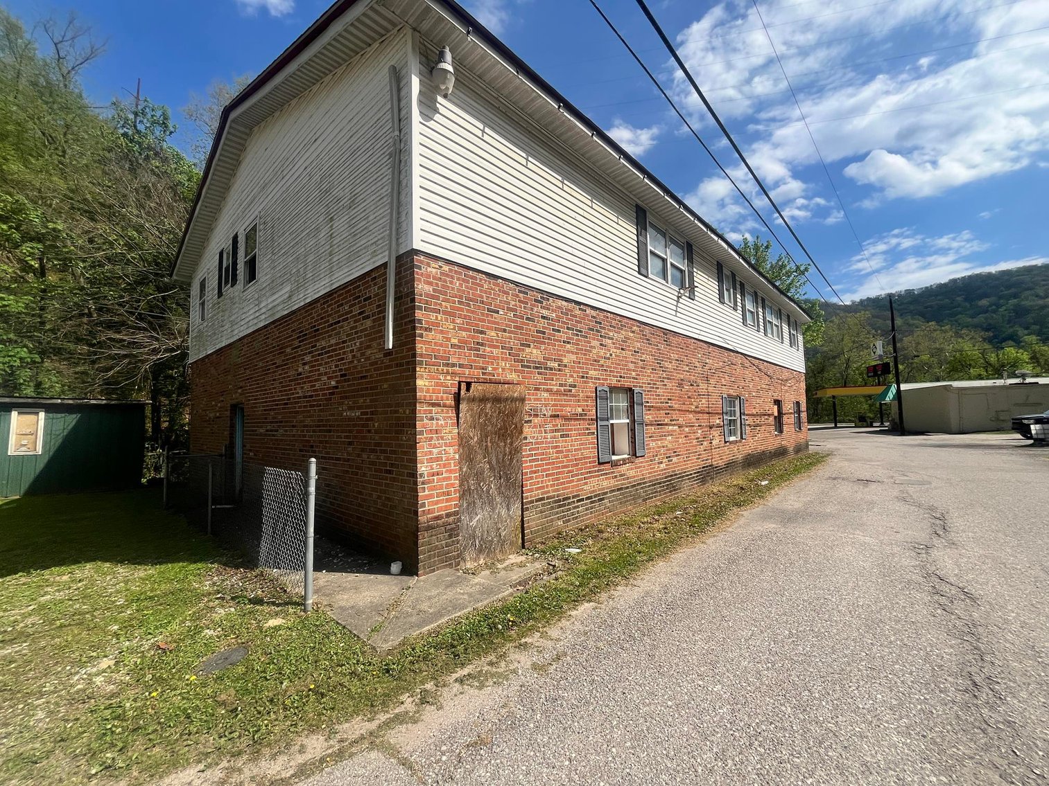 Image for 4-Unit Apartment Building in Kanawha County