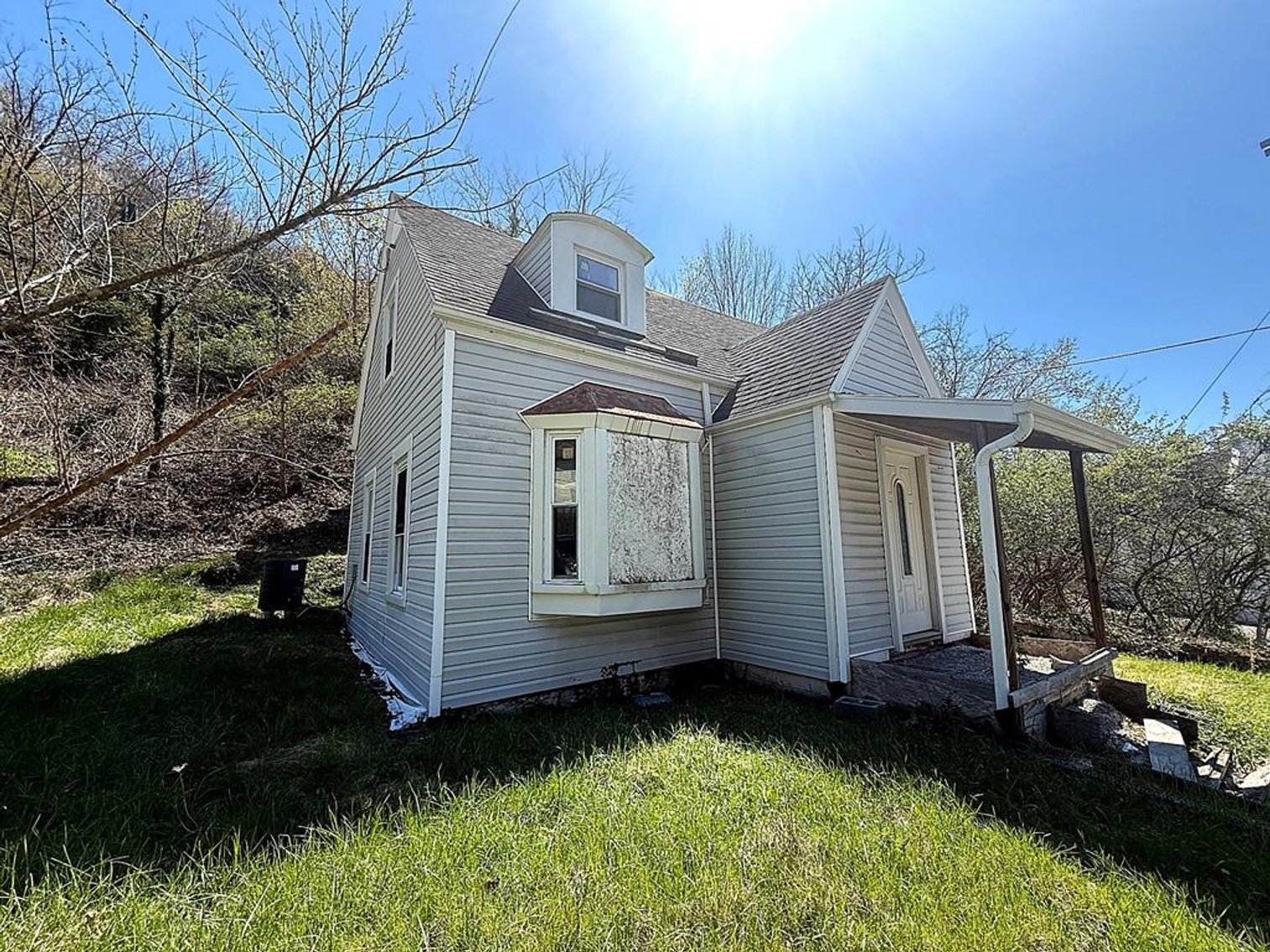 Image for 3 Bedroom Bluefield Home Selling to the Highest Bidder