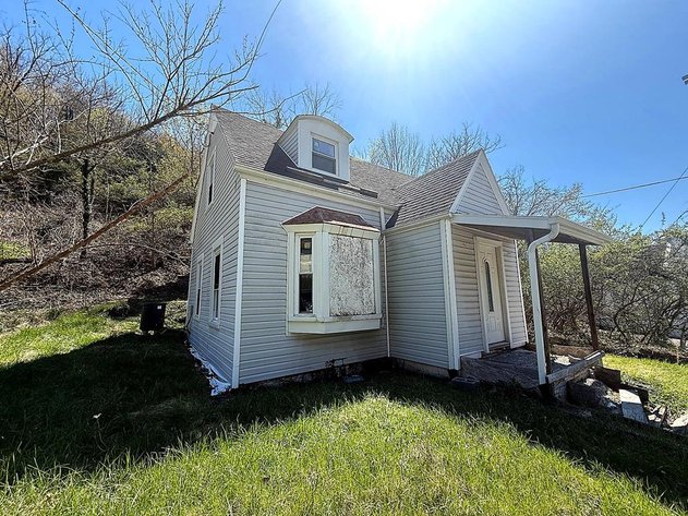 Image for 3 Bedroom Bluefield Home Selling to the Highest Bidder