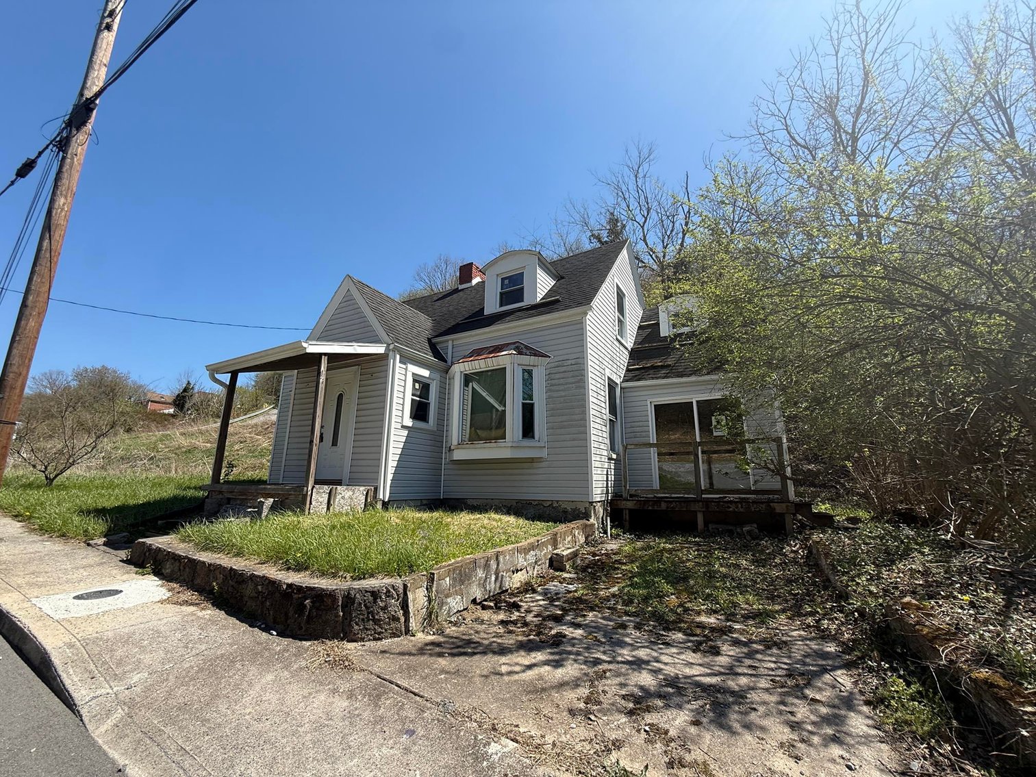 Image for 3 Bedroom Bluefield Home Selling to the Highest Bidder