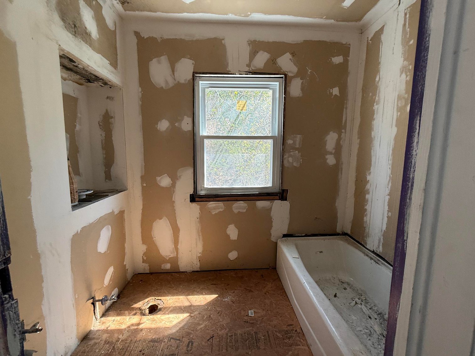 Image for 3 Bedroom Bluefield Home Selling to the Highest Bidder