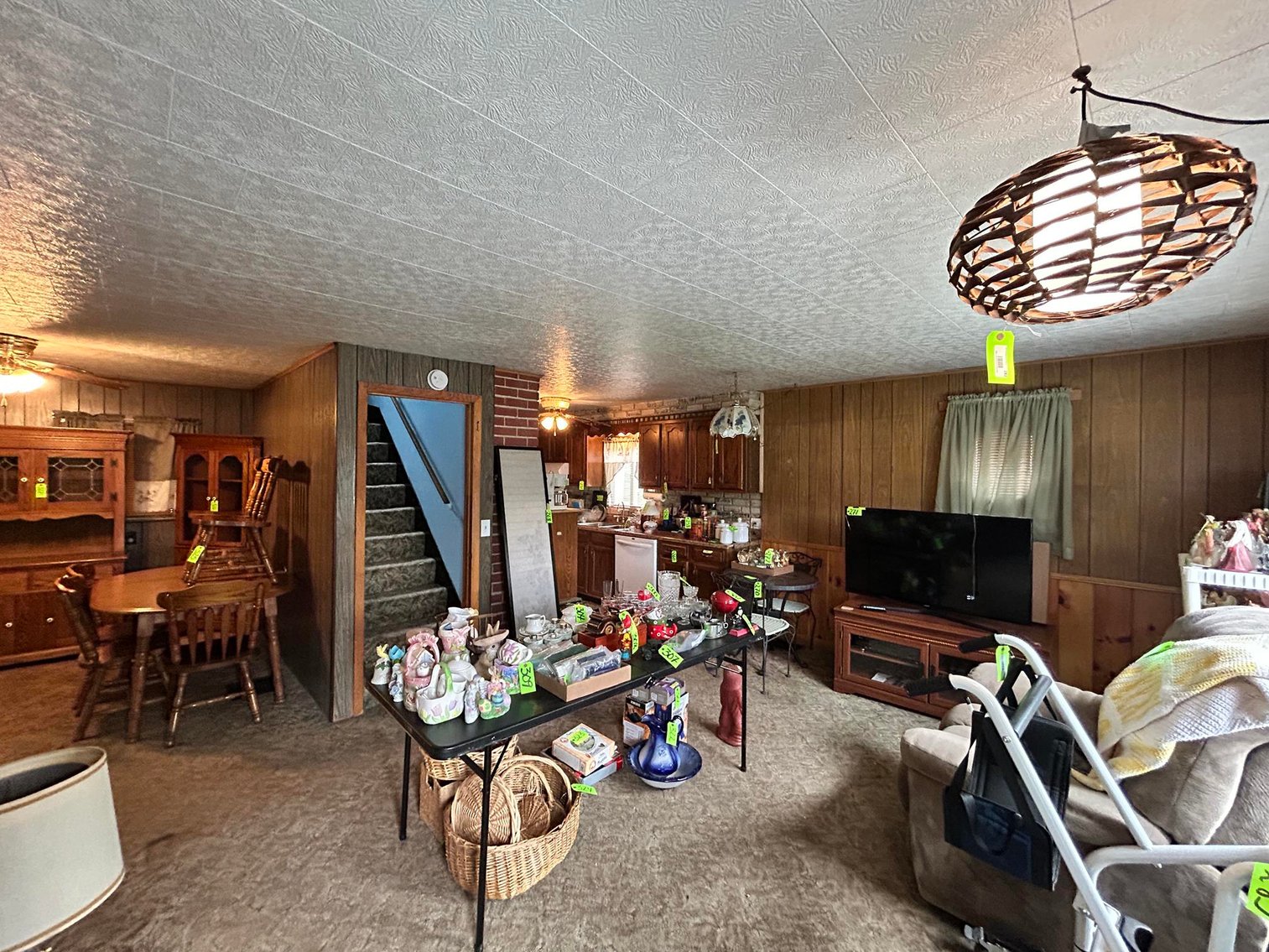 Image for SOLD $154,000 - 4 Bedroom in a Great Pleasant Valley Location
