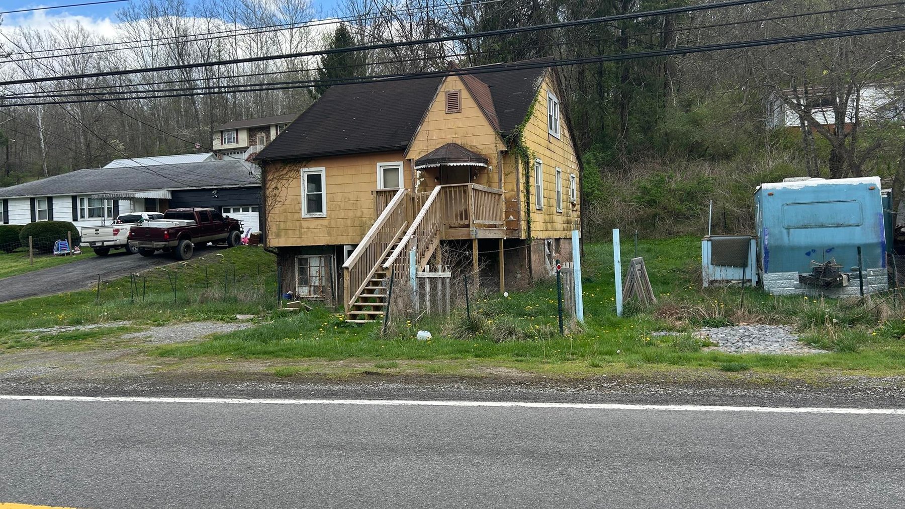 Image for 3 Bedroom Fixer Upper on Sun Valley Road Selling to the Highest Bidder