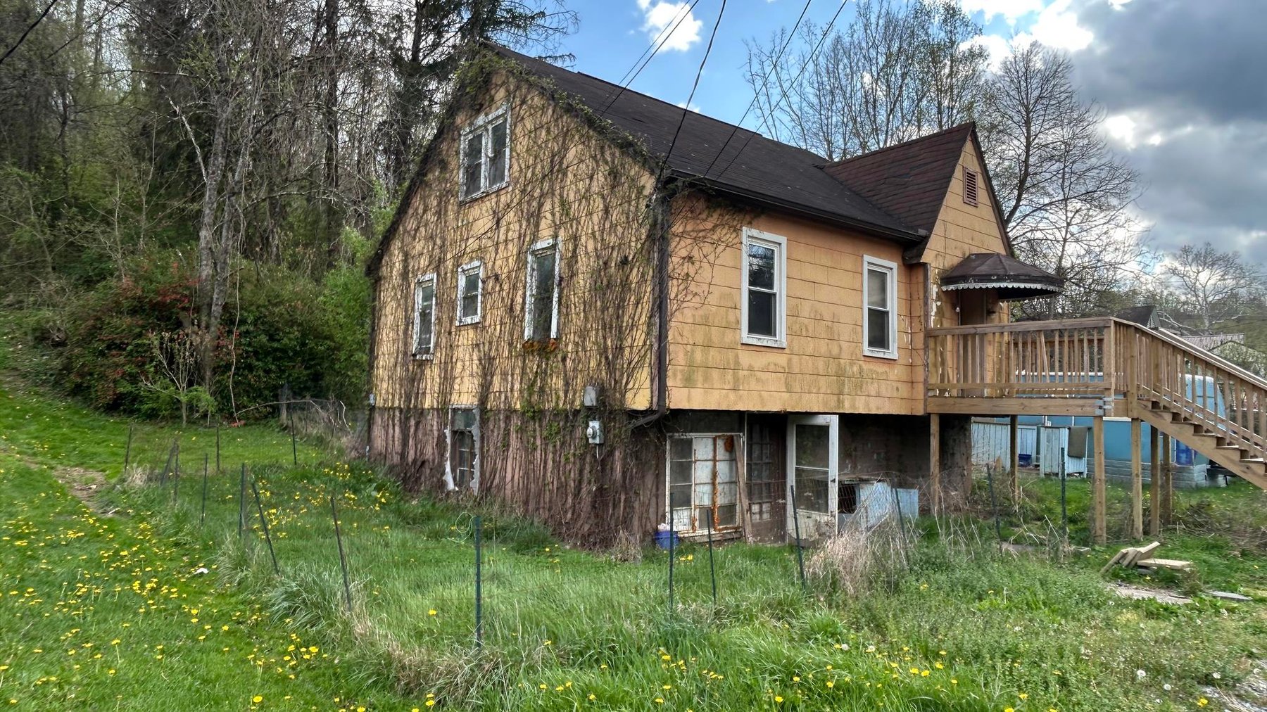 Image for 3 Bedroom Fixer Upper on Sun Valley Road Selling to the Highest Bidder