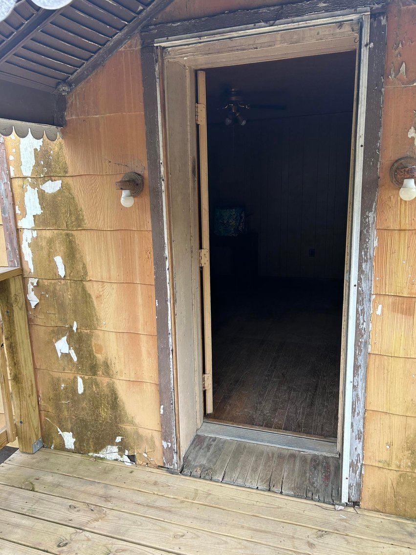 Image for 3 Bedroom Fixer Upper on Sun Valley Road Selling to the Highest Bidder