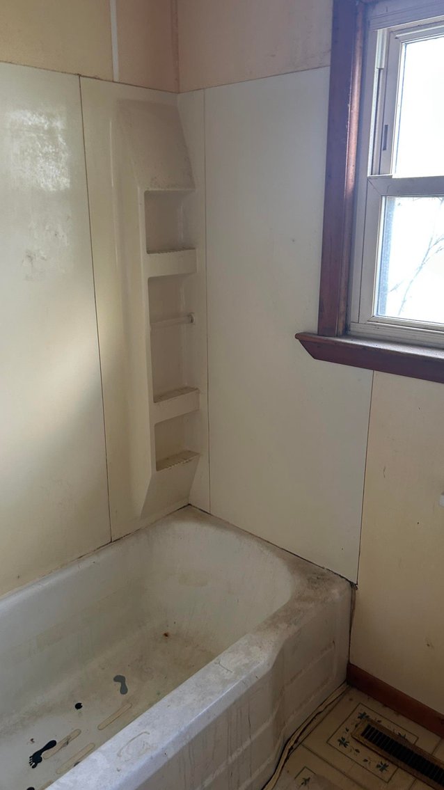 Image for 3 Bedroom Fixer Upper on Sun Valley Road Selling to the Highest Bidder