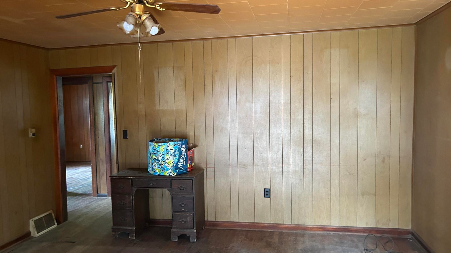 Image for 3 Bedroom Fixer Upper on Sun Valley Road Selling to the Highest Bidder