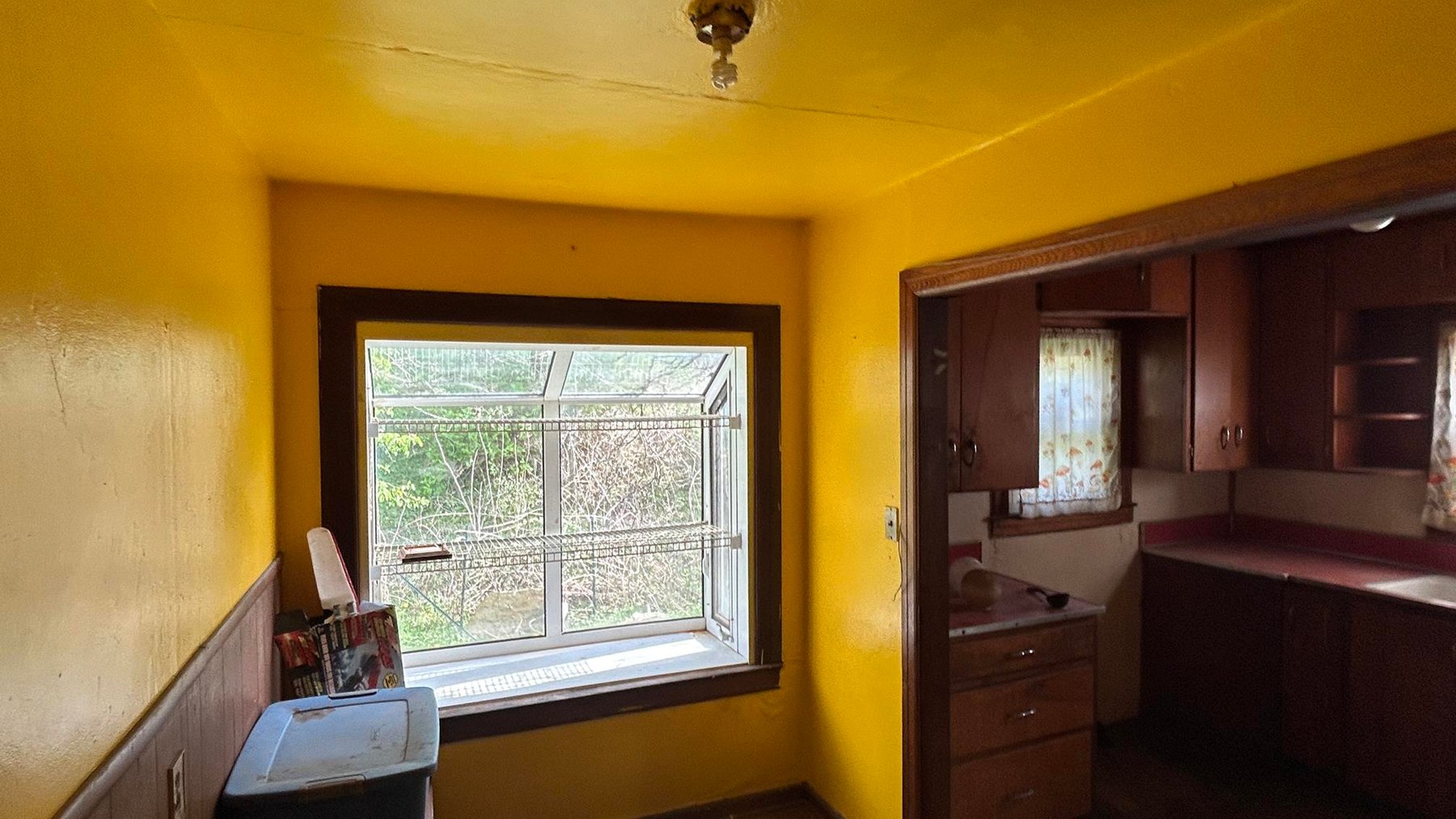 Image for 3 Bedroom Fixer Upper on Sun Valley Road Selling to the Highest Bidder