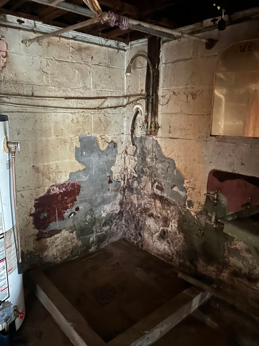 Image for 3 Bedroom Fixer Upper on Sun Valley Road Selling to the Highest Bidder