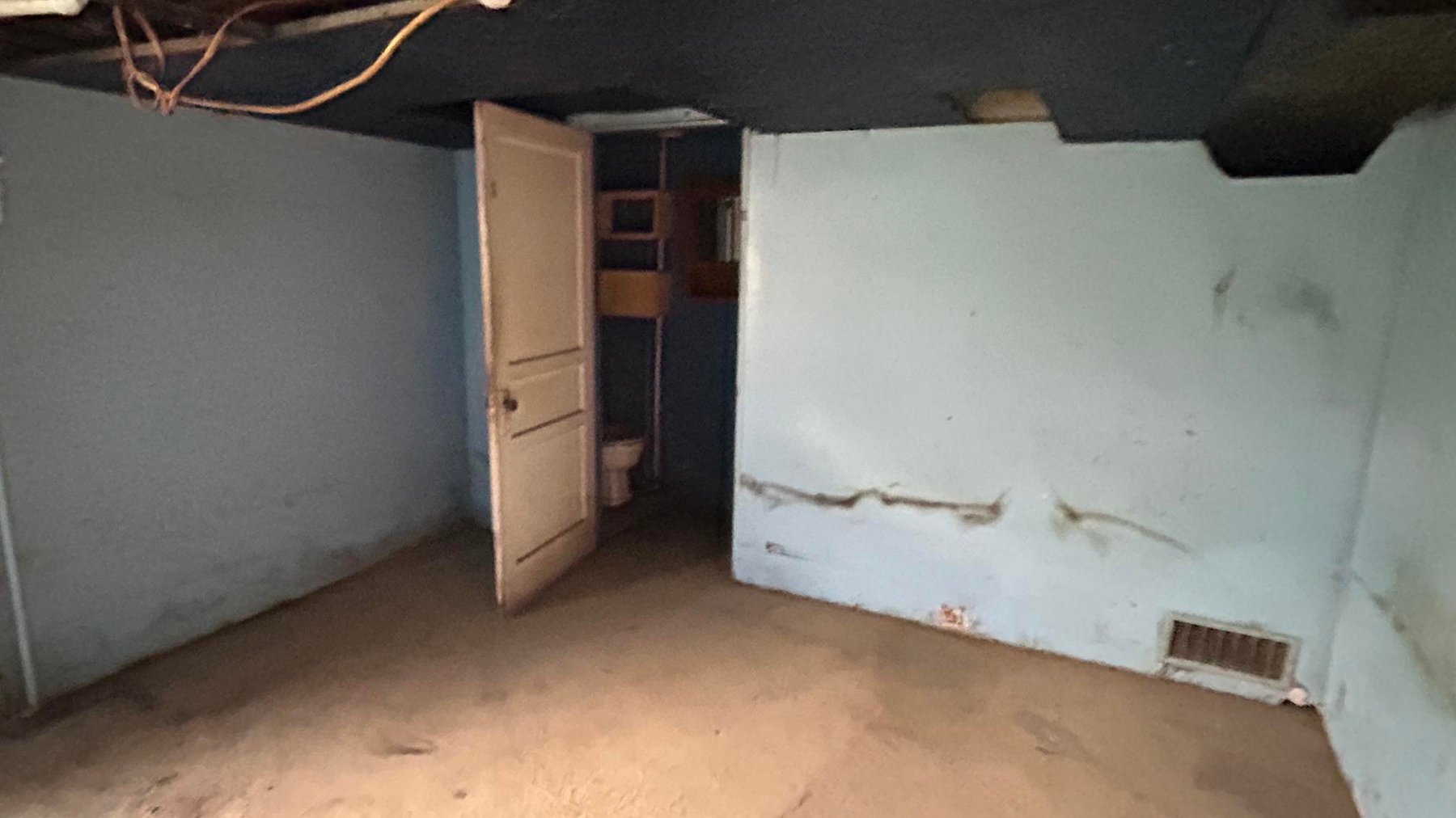 Image for 3 Bedroom Fixer Upper on Sun Valley Road Selling to the Highest Bidder