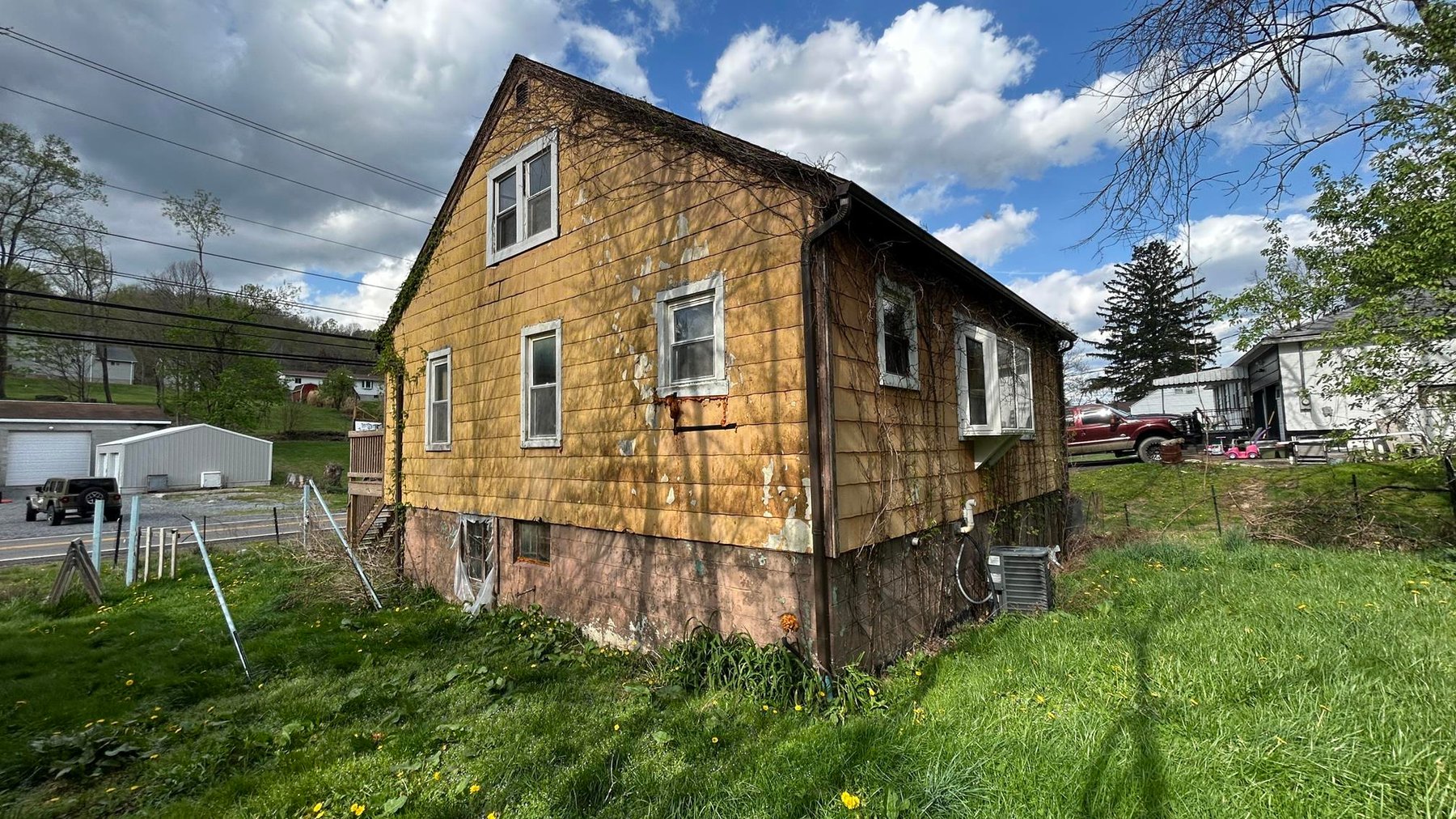 Image for 3 Bedroom Fixer Upper on Sun Valley Road Selling to the Highest Bidder