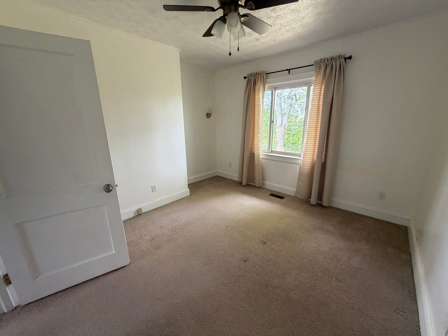 Image for Move-in Ready 3 Bedroom on Nearly an Acre in Charleston