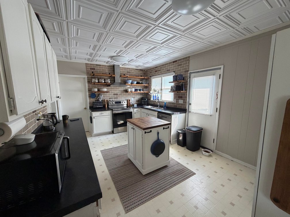 Image for 3 Bedroom with 2-Stall Garage in Dunbar