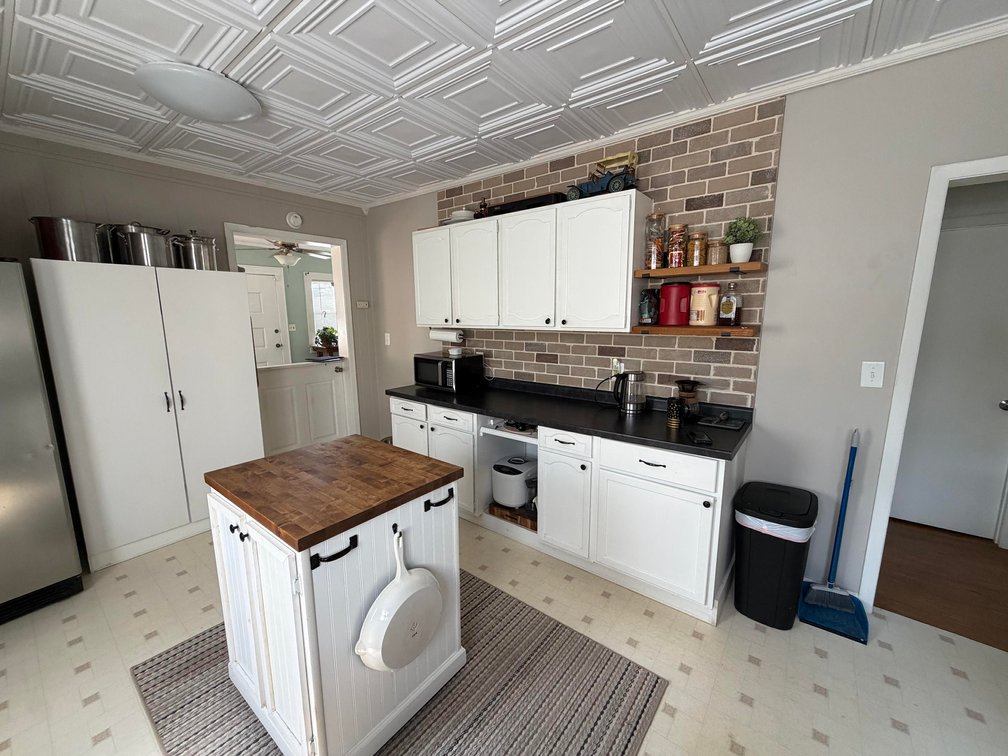 Image for 3 Bedroom with 2-Stall Garage in Dunbar