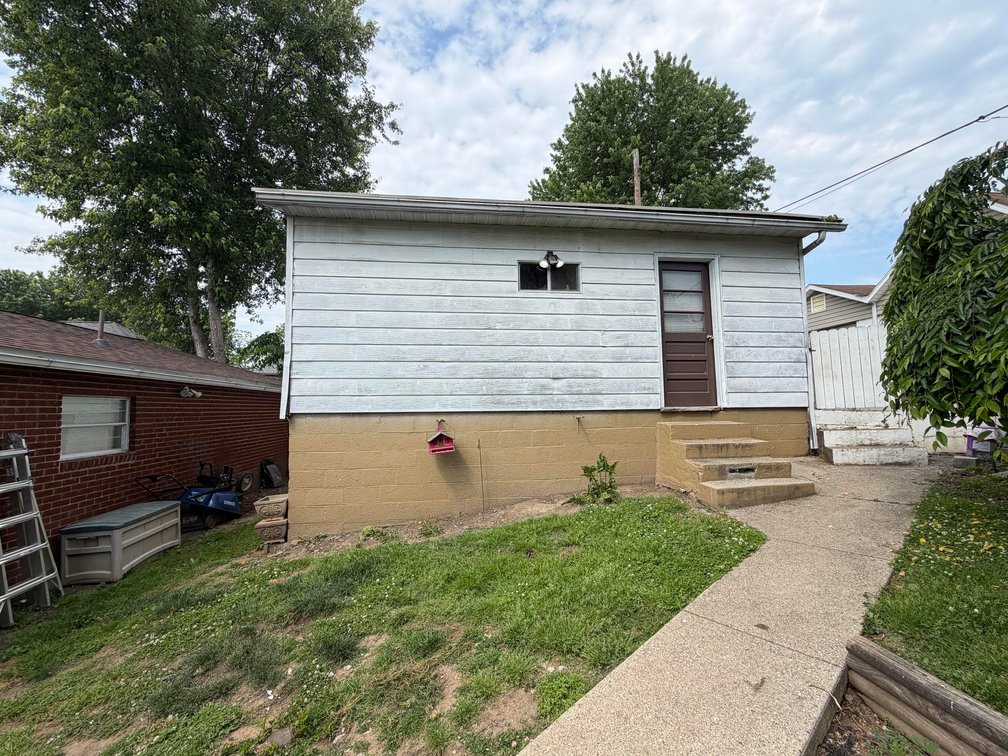 Image for 3 Bedroom with 2-Stall Garage in Dunbar