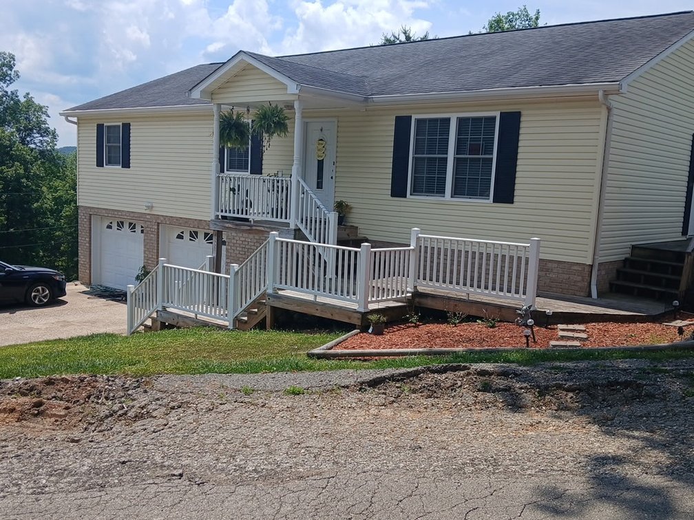 Image for Move-in Ready 3 Bedroom on Half an Acre in Elkview