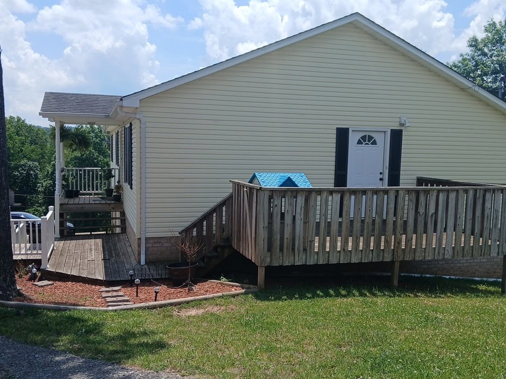 Image for Move-in Ready 3 Bedroom on Half an Acre in Elkview
