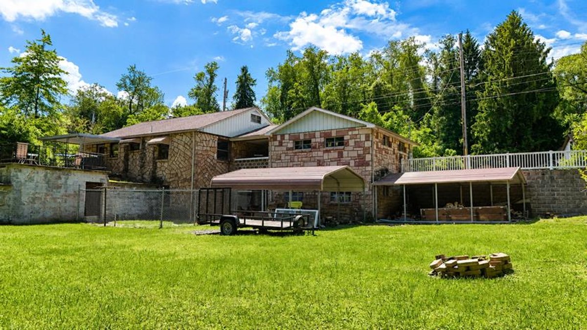 Image for Spacious 2 Bedroom Stone Home in Fairmont