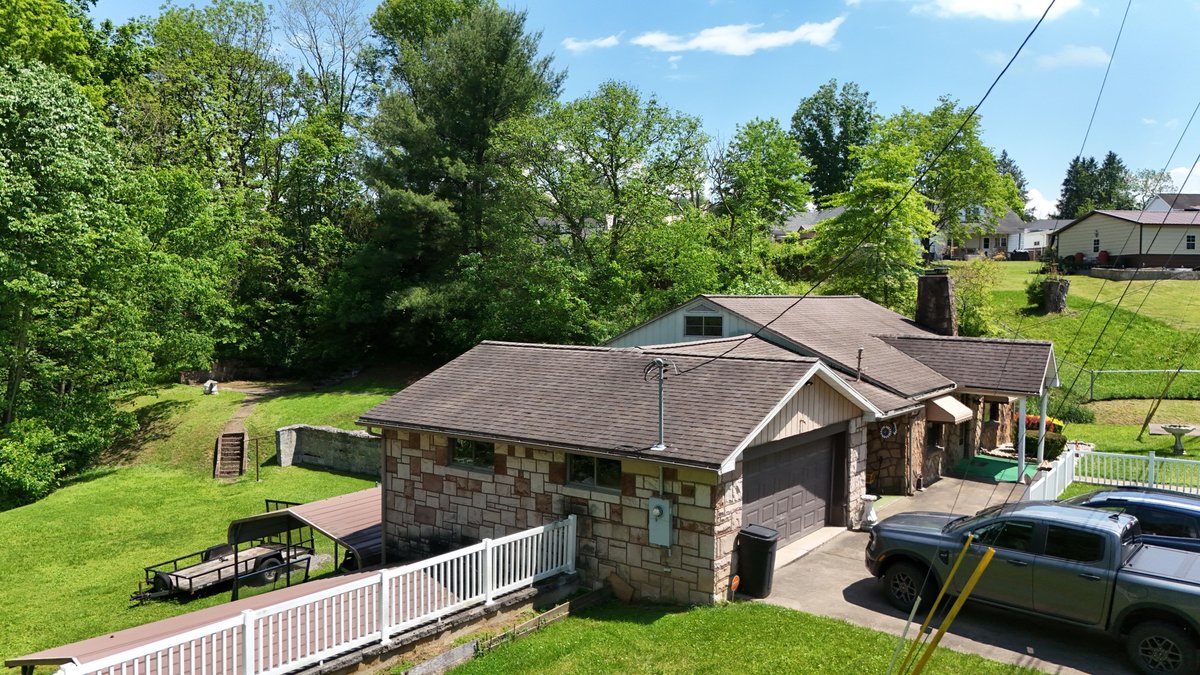 Image for Spacious 2 Bedroom Stone Home in Fairmont