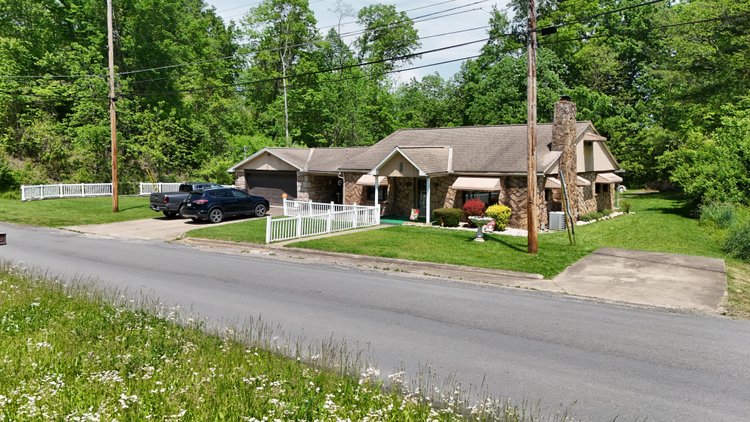 Image for Spacious 2 Bedroom Stone Home in Fairmont