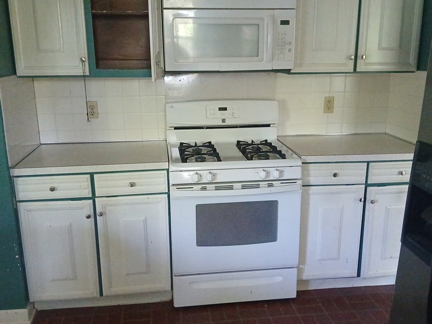 Image for SOLD $77,000 - 4 Bedroom in Parkersburg’s North Hills Estates Ideal for a Remodel or Flip
