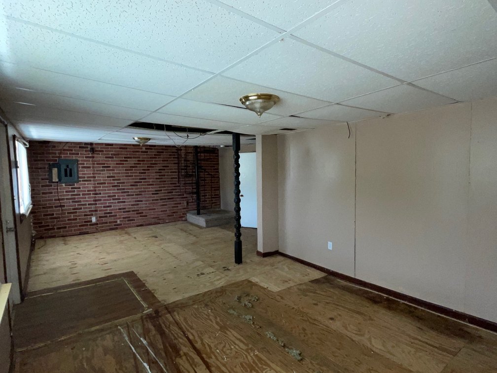 Image for Spacious 4 Bedroom in Chapmanville – Potential Duplex Conversion