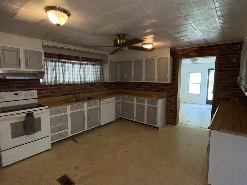 Image for Spacious 4 Bedroom in Chapmanville – Potential Duplex Conversion