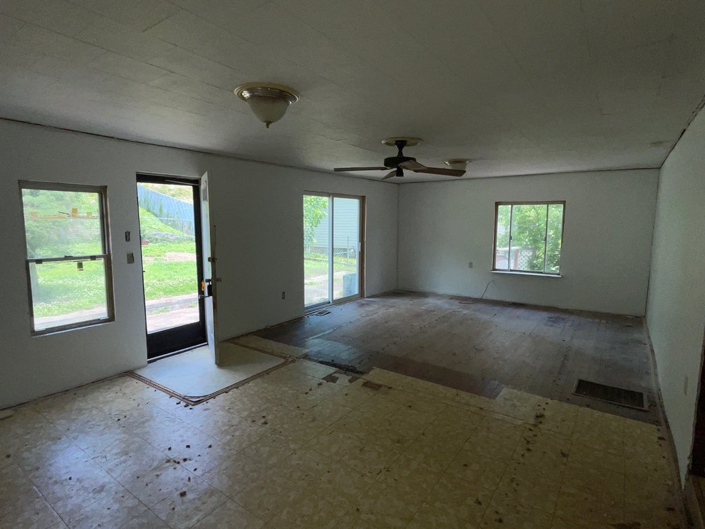 Image for Spacious 4 Bedroom in Chapmanville – Potential Duplex Conversion