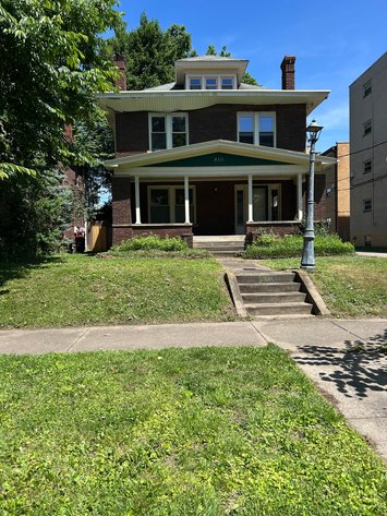 Image for Brick 4 Bedroom in Huntington Selling to the Highest Bidder