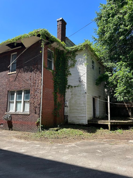 Image for Brick 4 Bedroom in Huntington Selling to the Highest Bidder
