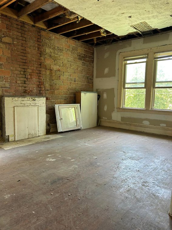 Image for Brick 4 Bedroom in Huntington Selling to the Highest Bidder