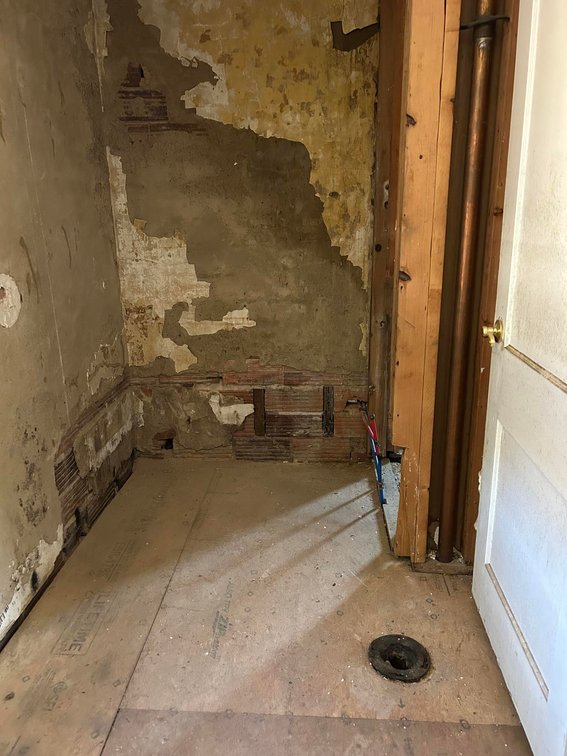 Image for Brick 4 Bedroom in Huntington Selling to the Highest Bidder