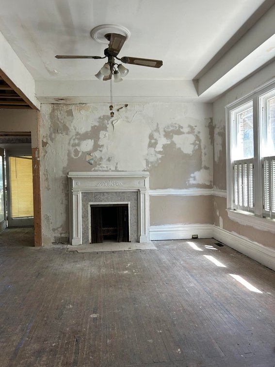 Image for Brick 4 Bedroom in Huntington Selling to the Highest Bidder