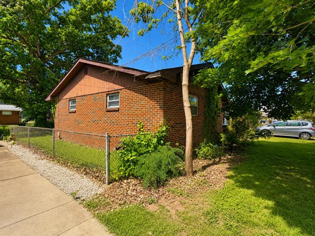 Image for 3 Bedroom Project Home in St. Albans Selling to the Highest Bidder